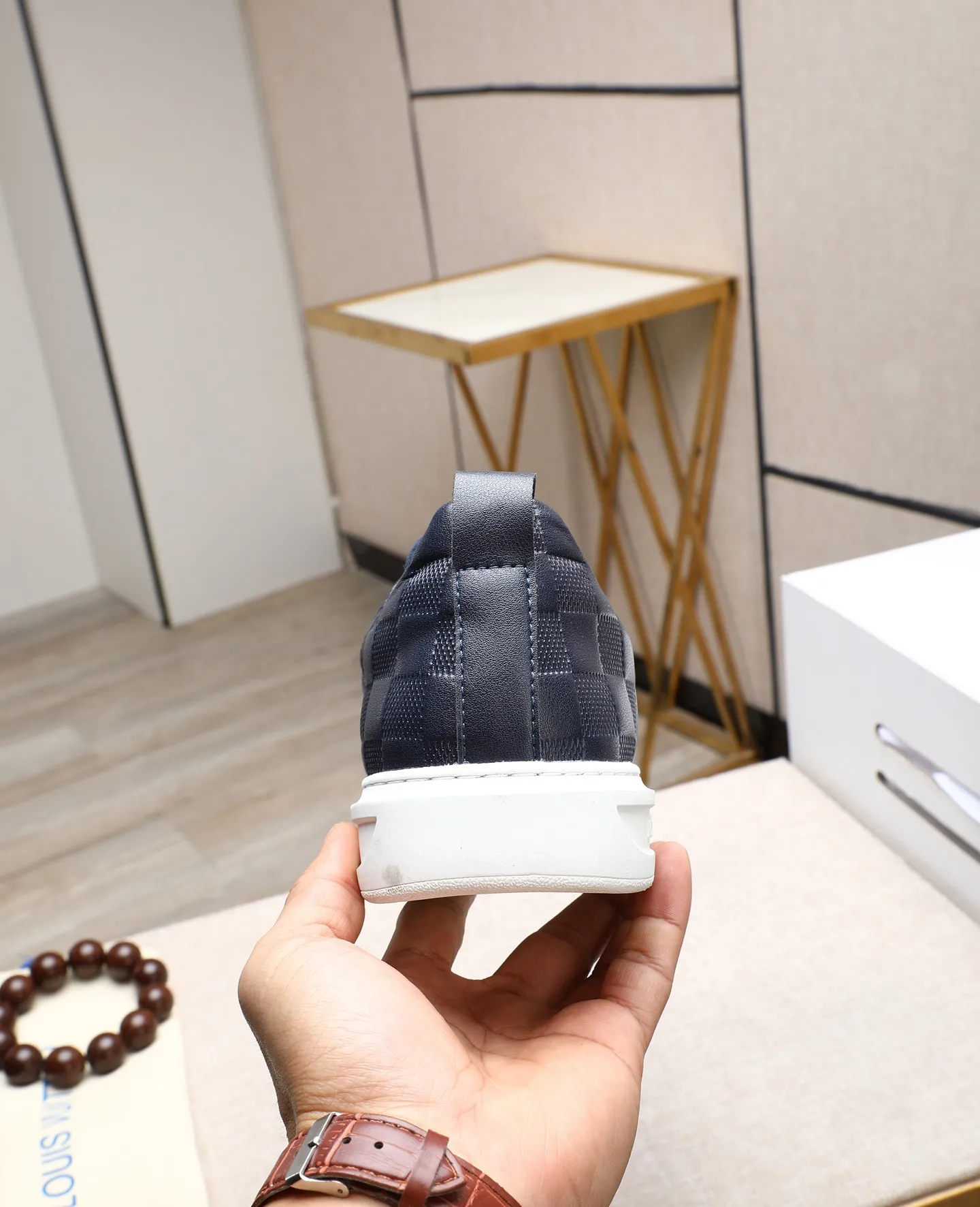 Men's shoes 💰460 【LOUIS VUITTON】Louis Vuitton 2 new products 👟Milan fashion show style 🇰🇾🇰🇾LV family logo, celebrity style, a must-have for fashionistas ⚠️Imported materials ➕Cow leather ➕Breathable leather lining ➕Special outsole 👞Number 38-44 (45 46 custom-made)